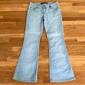 Like New! Vintage Y2K Mudd Light-Wash, Flare Jeans with light strips